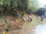 Satgas Citarum Sektor 21 Sub 15 Karya Bhakti Pembersihan Sungai Citarik Di Desa Sindangpakuon
