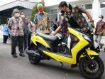 Ganjar Pranowo Pamerkan Motor Listrik Evo Buatan Jawa Tengah