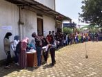 Warga Antusias Ikuti Vaksinasi Massal Di Kantor Desa Cangkuang Wetan