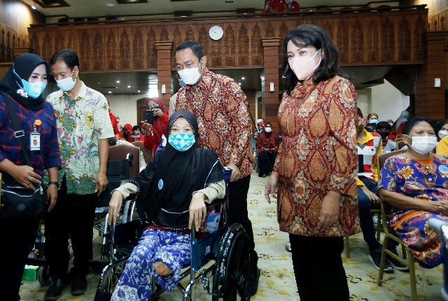 Hendi dan Tia Hadiri Peringatan Hari Disabilitas Internasional di Semarang