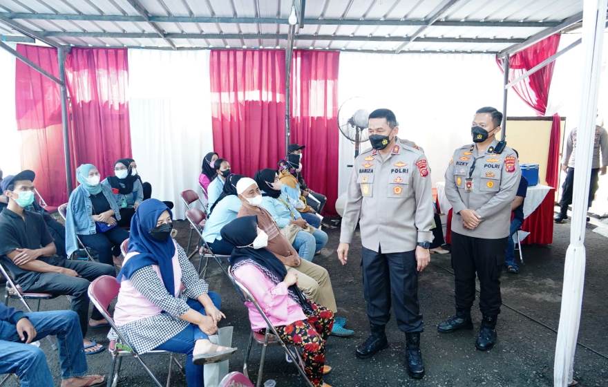Wakapolda Jabar Tinjau Vaksinasi Di Margaasih Kabupaten Bandung