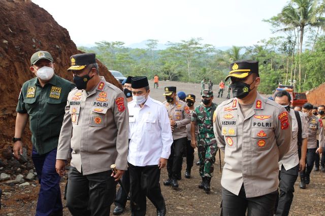 Komisi III DPR RI dan Kapolda Kunjungan Kerja ke Mako Brimob Batalyon D Polda Jabar