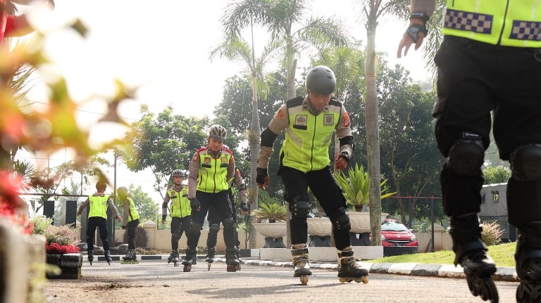 Polres Banjar Polda Jabar Kini Punya Tim Patroli Bhayangkara Sepatu Roda