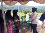 Sambut Bulan Suci Ramadhan, Polisi Bagikan Sembako Kepada Masyarakat Desa Wangunjaya Cugenang