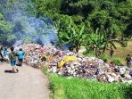 Gunungan Sampah Di Sekitar TPS Desa Sukajadi Soreang Ancam Keindahan Dan Kelestarian Sungai Ciwidey