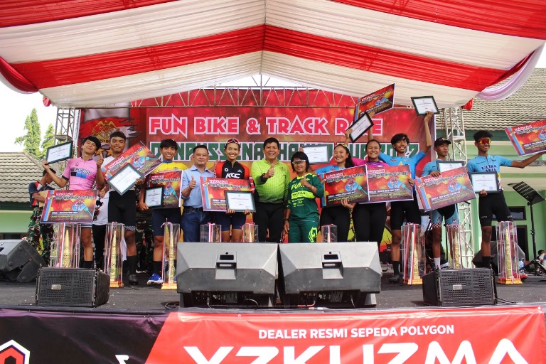 Masyarakat Sambut Antusias Gelaran Fun Bike dan Track Race Danpussenarhanud Cup