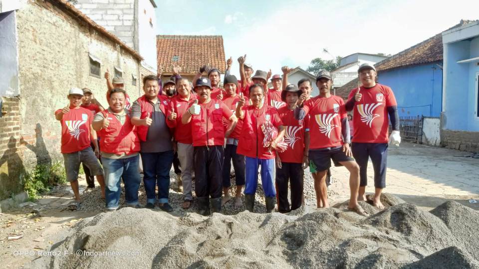 Masyarakat Sambut Antusias Kader Partai PKP Jabar Adri Mahran Pratama Turun Membantu Perbaikan Jalan