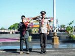 Viral! Anak Sopir Angkot Jadi Lulusan Terbaik di SPN Polda Jabar