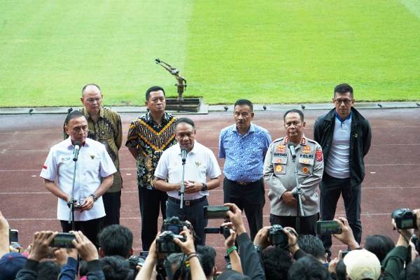 Menpora Bersama Ketua PSSI dan Kapolda Jabar Cek Kelaikan Stadion GBLA untuk Laga Liga 1