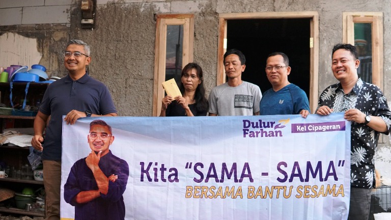 Muhammad Farhan Beri Bantuan Rumah Runtuh di Cimahi, Serta Kunjungi Posyandu dan Posbindu
