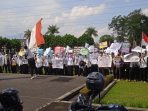 Ratusan Nakes Honorer Geruduk Balai Kota Tasikmalaya, Tuntut Kejelasan Status
