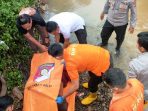 Sosok Mayat Tanpa Identitas Ditemukan Menyangkut Di Rumpun Bambu Anak Sungai Citanduy Sosok Mayat Tanpa Identitas Ditemukan Menyangkut Di Rumpun Bambu Anak Sungai Citanduy