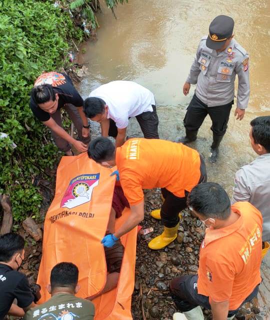 Sosok Mayat Tanpa Identitas Ditemukan Menyangkut Di Rumpun Bambu Anak Sungai Citanduy