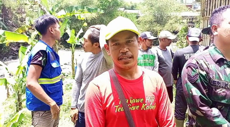 Kolaborasi Bersihkan Sungai Ciwidey, Kepala Kampung Caringin Pasirjambu : Alhamdulillah Satgas Citarum Harum Sangat Membantu Kami