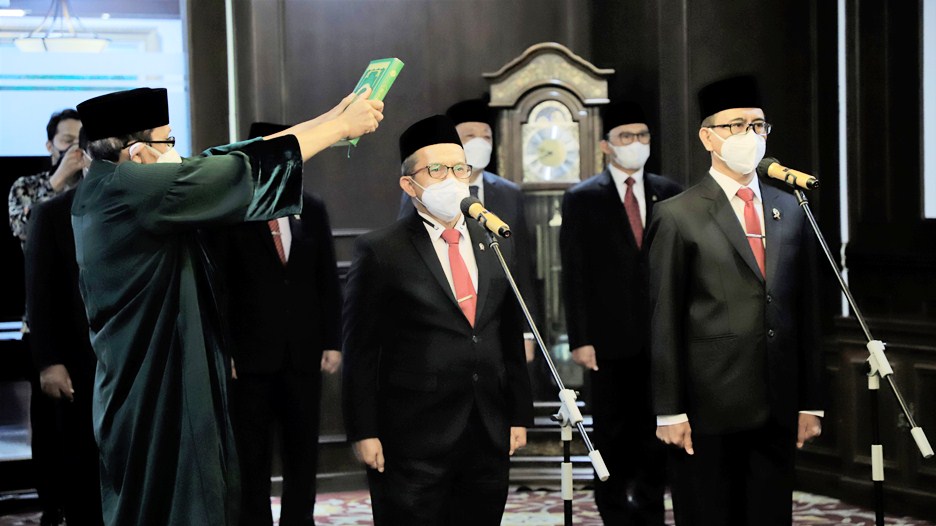 Ketua MA Lantik Panitera Muda Perkara Perdata dan Panitera Muda Perkara Perdata Agama