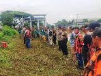 Satgas Citarum Sektor 21 Subsektor 17 Gotong Royong Bersama Elemen Masyarakat Bersihkan Daerah Aliran Sungai Citarik