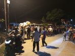 Polisi Kawal Pertunjukan Barongsai Di Desa Cemarajaya Karawang