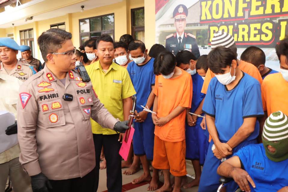 Polisi Ringkus Spesialis Pembobol Minimarket Lintas Daerah di Indramayu