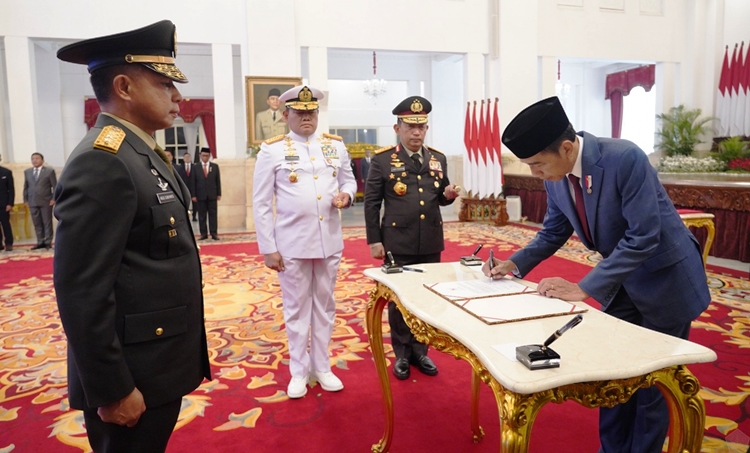 Presiden Joko Widodo Lantik Kasad Jenderal TNI Agus Subiyanto
