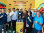 Trofi Piala Dunia U-17 Mampir Ke Kota Bandung, Masyarakat Sambut Antusias