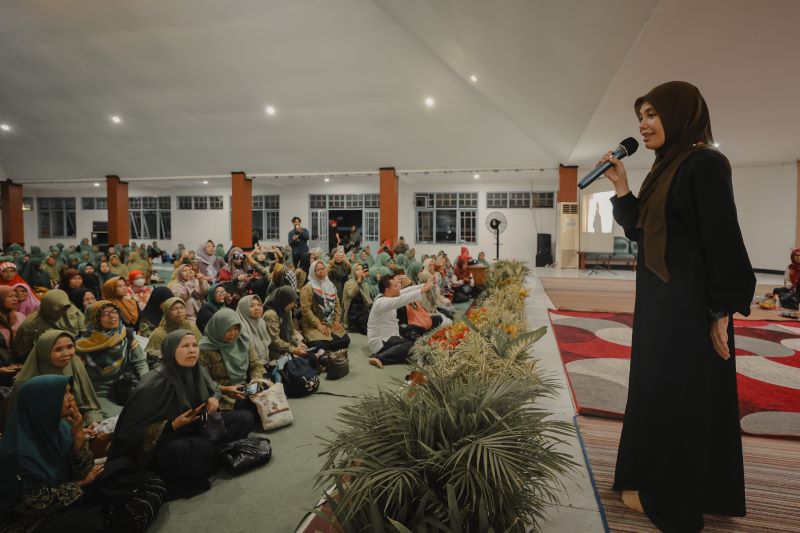 Penantian Dibayar Tuntas, Atikoh Sapa Ratusan Muslimat NU Sumedang