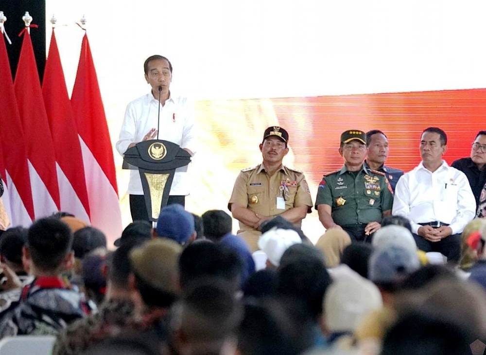 Panglima TNI Dampingi Presiden Jokowi Temui Ribuan Petani Jawa Tengah