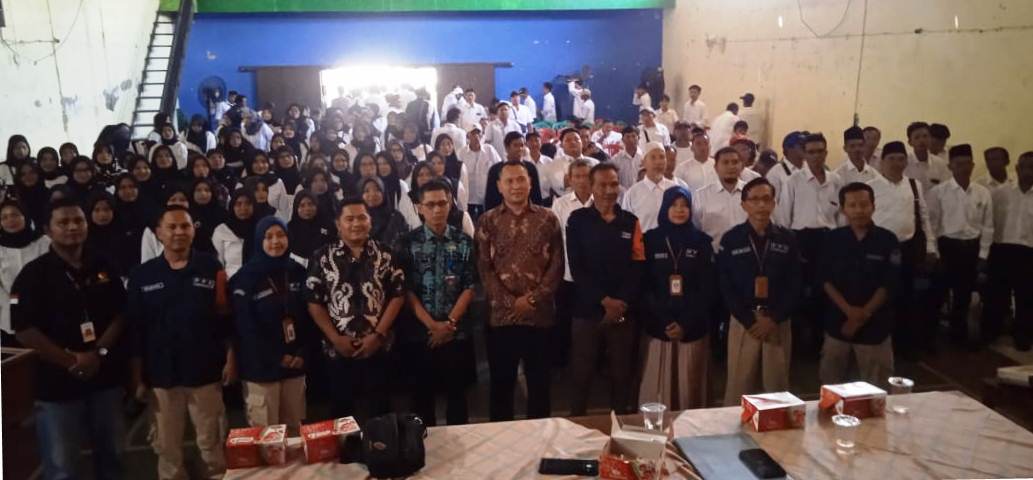 Komisioner KPU Kota Banjar Irfan Saeful Rohman Hadiri Pelantikan Anggota KPPS Desa Rejasari