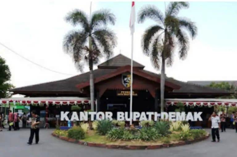 Siapa Kandidat Bakal Calon Pilbup Demak 2024? Berikut Prediksinya Siapa Kandidat Bakal Calon Pilbup Demak 2024? Berikut Prediksinya