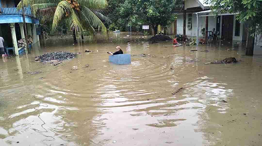 Banjir di Kota Padang Sejumlah Wilayah Terendam Air