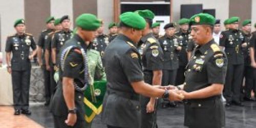 Pangdam Jaya pimpin Sertijab Danrem 052/WKR dari Brigjen TNI Putranto Gatot Sri Handoyo kepada Brigjen TNI Krido Pramono