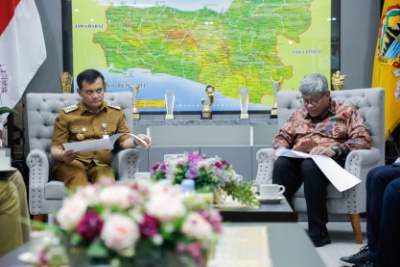 Deputi Pengelolaan Sampah Kementerian Lingkungan Hidup, Ade Palguna Ruteka saat menemui Ahmad Luthfi di Kantor Gubernur Jawa Tengah, Senin, (29/9/2025). Foto: dokumentasi