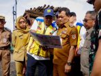 Gubernur Jawa Tengah Ahmad Luthfi saat mengecek lokasi yang menjadi titik sodetan sungai Saying, Kabupaten Demak, Senin (27/10/2025). Foto: dokumentasi Gubernur Jawa Tengah Ahmad Luthfi saat mengecek lokasi yang menjadi titik sodetan sungai Saying, Kabupaten Demak, Senin (27/10/2025). Foto: dokumentasi