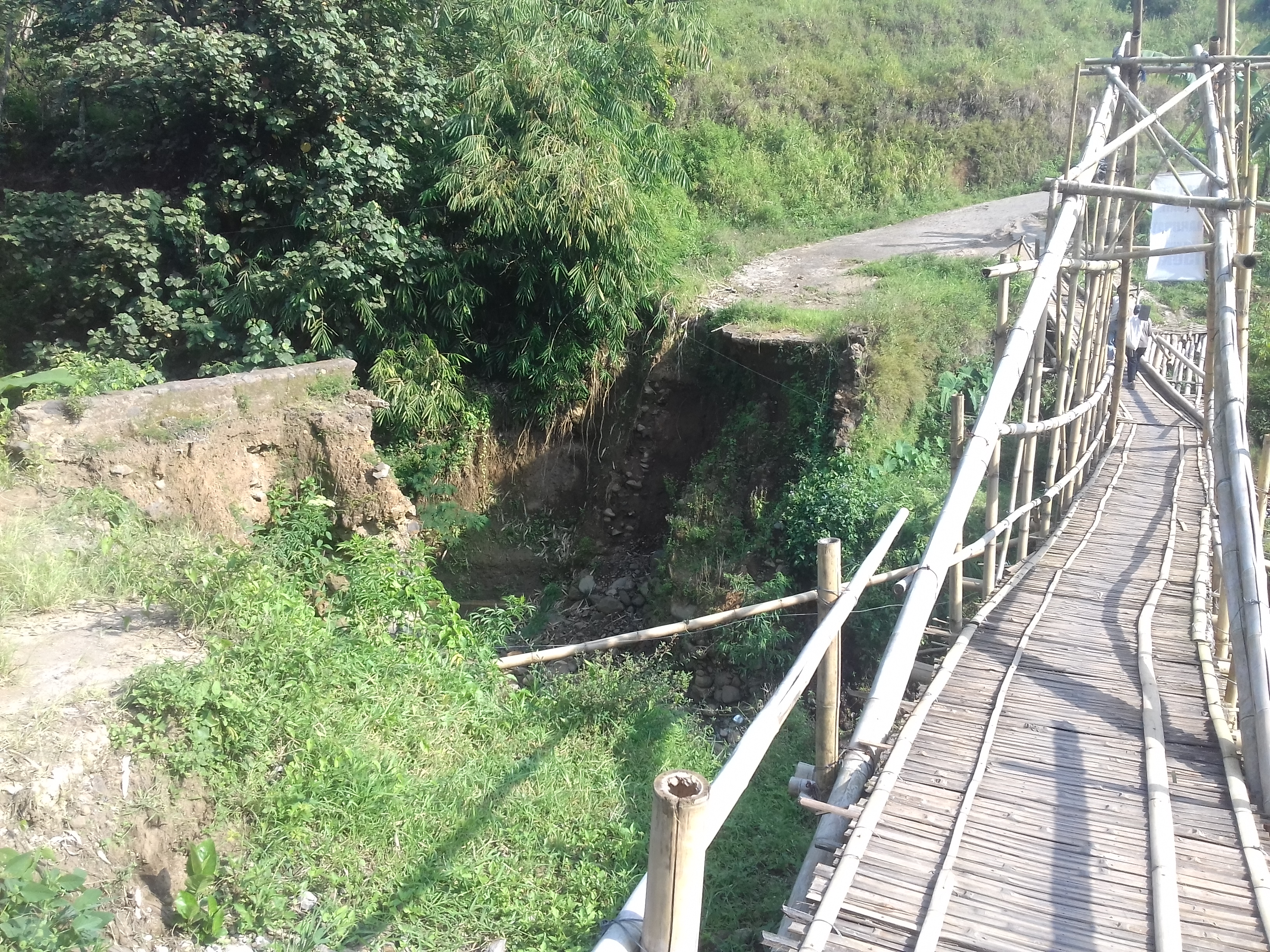 Jembatan Cibereum Tak Kunjung Diperbaiki